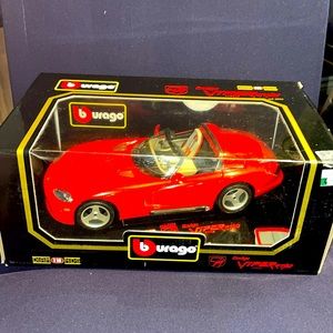 BBurago 1992 Red Dodge Viper RT/10  #3025 1:18 Scale Car Racing Sport